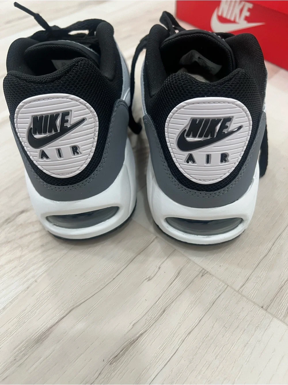 Unisex Nike Men’s Black and Gray Low-Top Sneakers